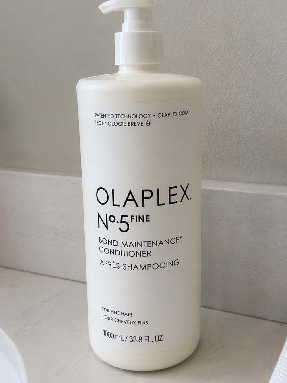 OLAPLEX No.5 Fine Bond Maintenance Conditioner – White Pump Bottle